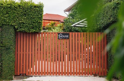 Cherngtalay House | T House