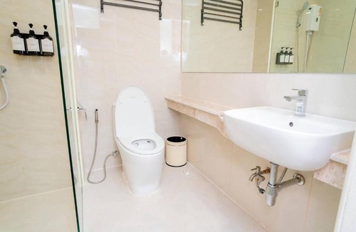 Krathum Baen Hotel | T-One Grand Hotel