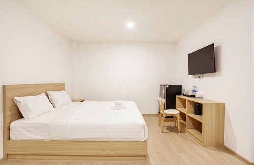 Bang Na Hotel | TAKKA Hotel