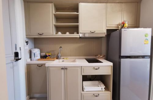 Khaem Son Apartment | The Castell Condo by Nutthiwan room 912 and 921