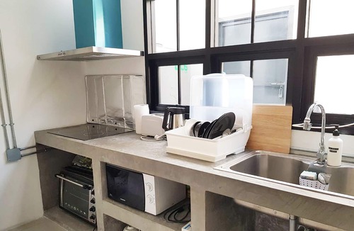 Khlong San Hostel | The Companion - Hostel