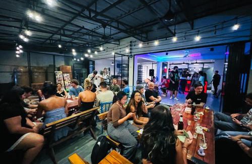 Wua Lai Hostel | The Connection Hostel