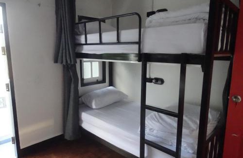 Wua Lai Hostel | The Connection Hostel