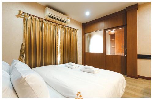 Ranong Apartment | The Crystal Ranong 301 Balcony king room