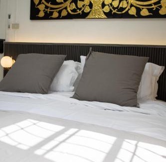 Lat Krabang House | The Golden Room Suvarnabhumi