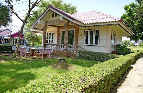 Takat Ngao Resort | The Iris Resort