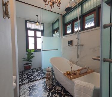 San Chao Pho Suea House | The Knight House Bangkok