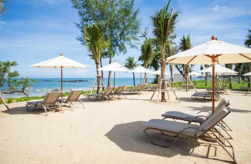 Khuekkhak Hotel | The Little Shore Khao Lak by Katathani
