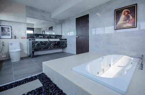 Bang Bo Hotel | The Living Hotel SamutPrakan