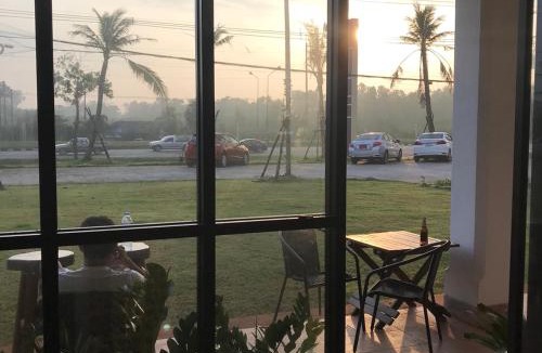 Hua Toei Bed & Breakfast | The nearest Surattani airport