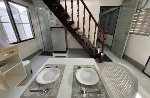 Chanthaburi House | The Neighbors