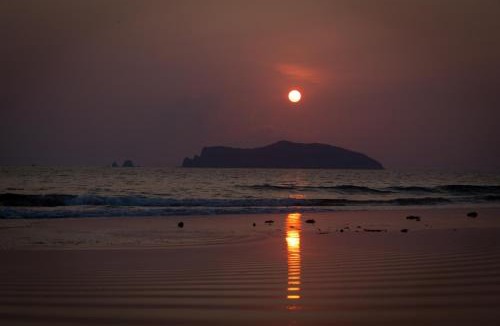 Hat Sai Ri Resort | The Nest Private Beach Resort
