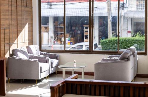 Lat Phrao Hotel | The President at Chokchai 4