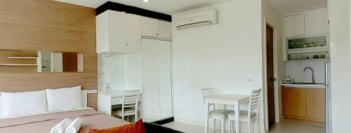 Khao Takiab Apartment | The Seacraze Hua-Hin by Montri C.