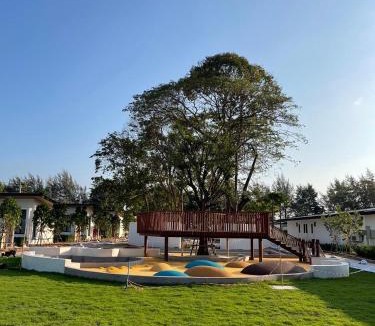 Ban Phe Resort | The Season Resort