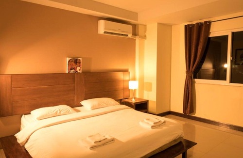 Nikhom Phatthana Hotel | The Square Rayong