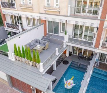 Nong Chaeng House | The Terrace 209 By Pratumnak Pool Villa