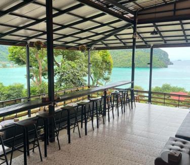 Ko Phi Phi Hostel | The view Hostel