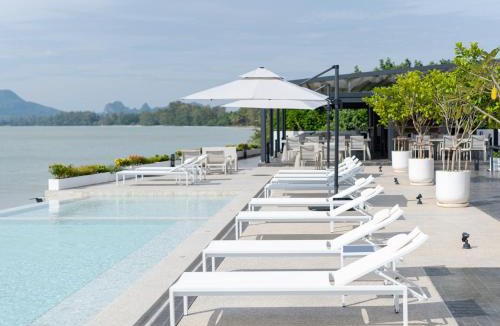Bang Son Hotel | The Village Chumphon Hotel