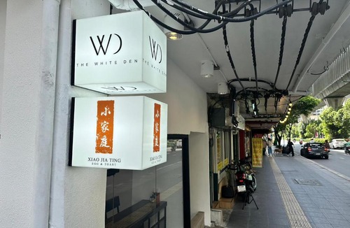 Sukhumvit Hostel | The White Den Sukhumvit 44