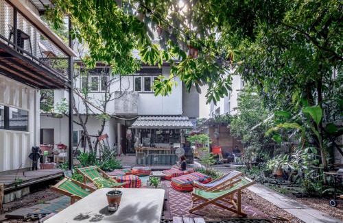 Samsen Nai Hostel | The Yard Bangkok Hostel