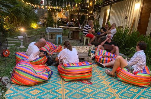 Samsen Nai Hostel | The Yard Bangkok Hostel
