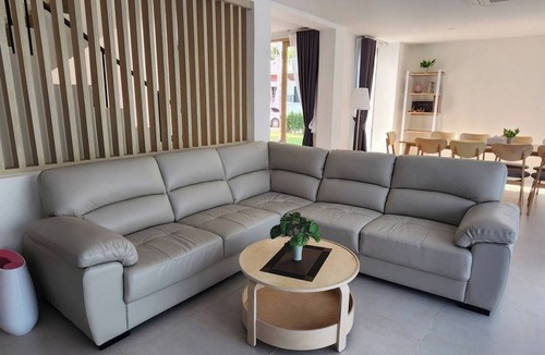 Na Kluea Villa | This premium villa, situated just 200 meters from the coast and convenience.n