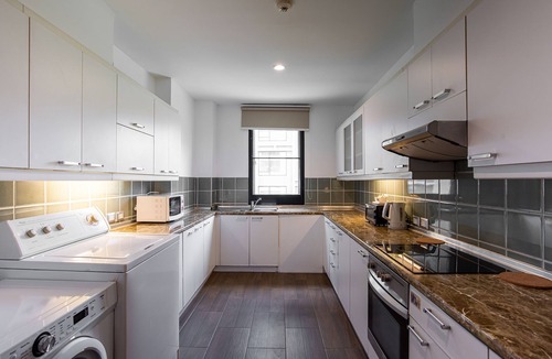 Chidlom Apartment | Three Bedroom Suite (225 Sqm)