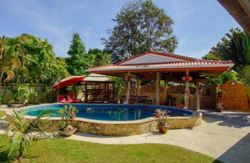 Rayong House | Tina's Living Paradise - Guesthouses with private pool