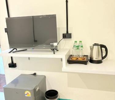 Downtown Hat Yai Hostel | Tinystay