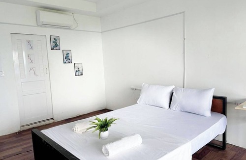 Koh Rong Bed & Breakfast | Top View Koh Rong