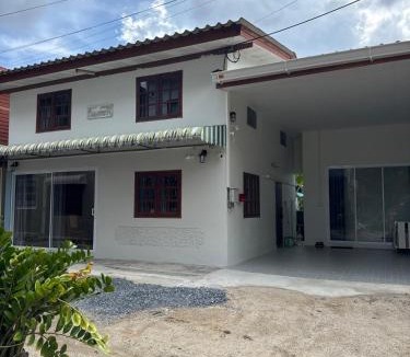 Chaloklum House | Traditional Thai House Chaloklum