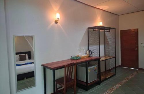 Khlong Sok Resort | Tree Tops River Huts