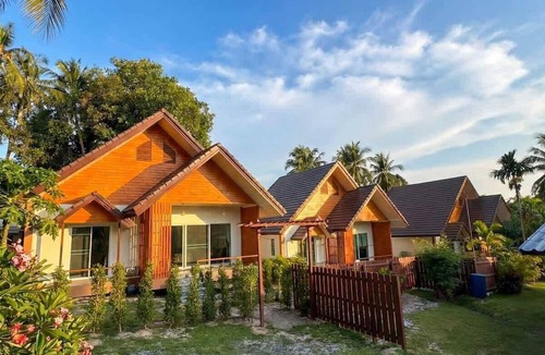 Srithanu House | Triangle Villa Authentic Green Garden Private