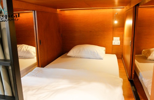 Sathorn Hotel | Tropical Summer Hostel