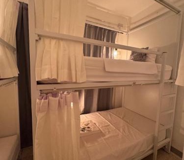 Bangkok Central Business District Hostel | Twenty Two Place Hostel - Sukhumvit 22