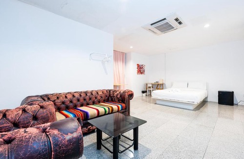 Ploenchit Apartment | U ROOM Sukhumvit 2 - BTS Nana