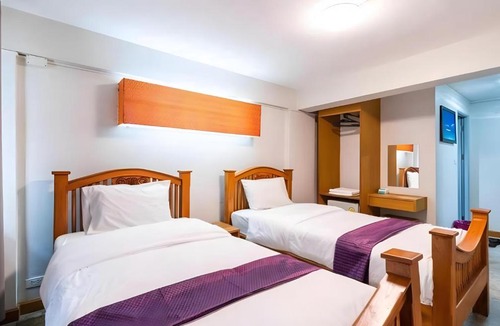 Chana Songkhram Apartment | Ujh hotel