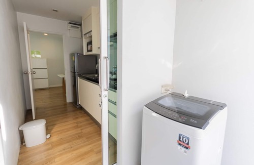 Khlong Tan Nuea Apartment | United Residence Ekamai Bangkok
