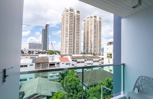 Khlong Tan Nuea Apartment | United Residence Ekamai Bangkok