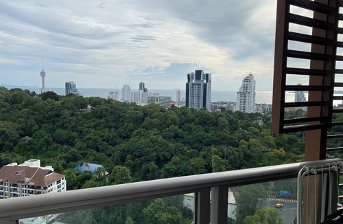 South Pattaya Apartment | Unixx condo beach view with balcony near walking street