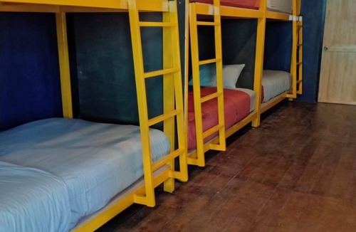 Talat Hostel | Urban cozy hostel Set in Suratthani