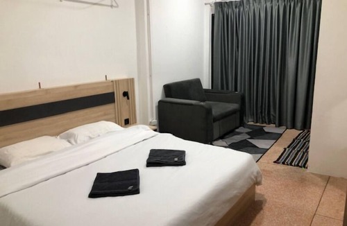 Silom Hostel | Urban Jungle Hostel