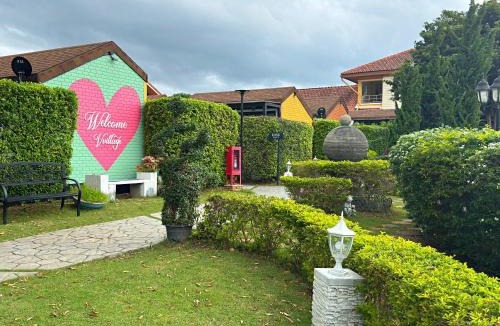 Muak Lek Hotel | V Village Hotel Saraburi