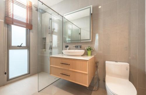 Choeng Thale Villa | V218 Brand New 3BR Pool Close to Beach & Boat Ave