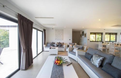 Plai Laem House | V231 Beachfront 3BR Pool Villa Stunning Seaview