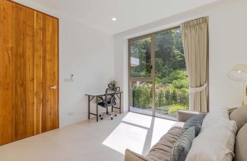 Rawai House | V255 Huge Brand-New 7BR Pool Villa Rooftop View