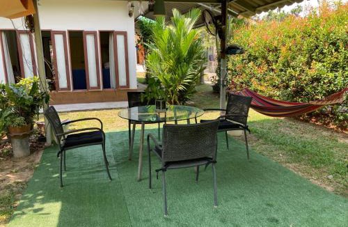 Kram House | Vacation House with tropical garden and private pool