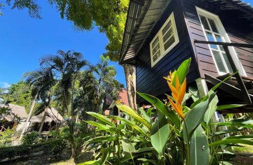Bai Lan Resort | Vanara Bungalows