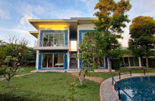 Ayutthaya Resort | Vanida Halal Resort